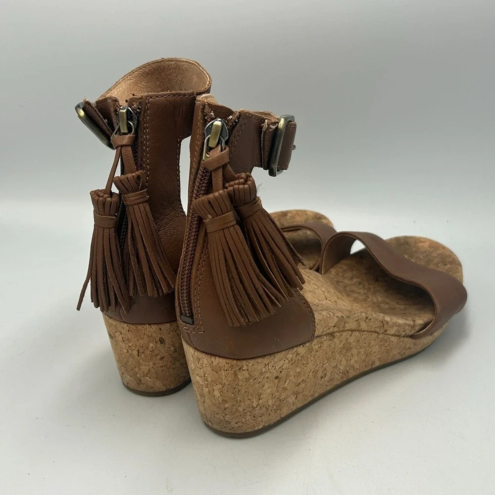 UGG Wedge Sandal Zoe Tassel Zipper Tan Heel 1019973 Ankle Cork Brown Leather 6.5